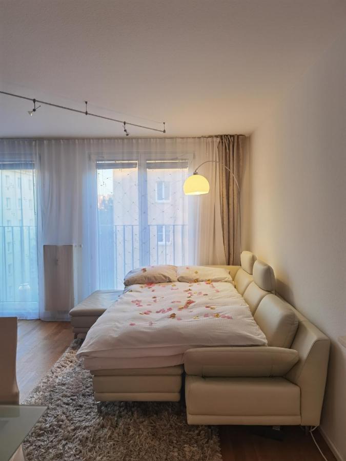 וינה Modernes Studio-Apartment Nahe Zentrum Mit Garagenplatz מראה חיצוני תמונה